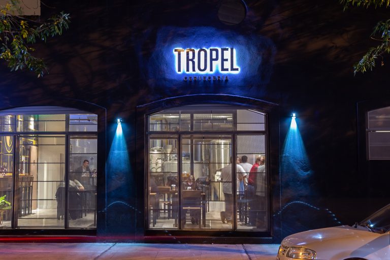 Tropel Bar