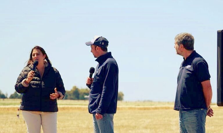 Cebada - Dia de Campo - Vanesa Vázquez, Gta de Crecimiento Inclusivo de Cervecería y Maltería Quilmes_ Antonio Aguinaga, Dir. de I+D de Cebada y Diego Caponi, Gte de Agronegocios